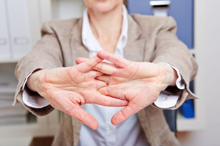 The Science Behind Clicking Joints and What It Means for Your Health